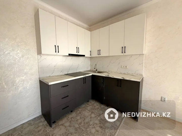 2-комнатная квартира, этаж 10 из 12, 50 м², фотография 2