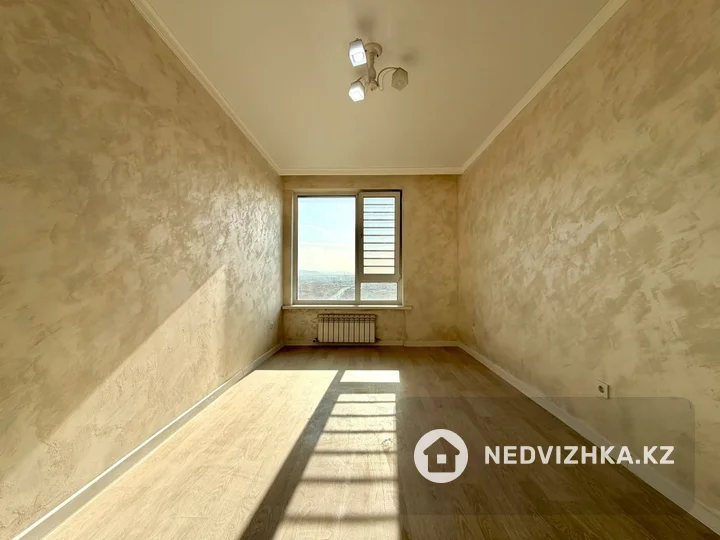2-комнатная квартира, этаж 10 из 12, 50 м², фотография 3