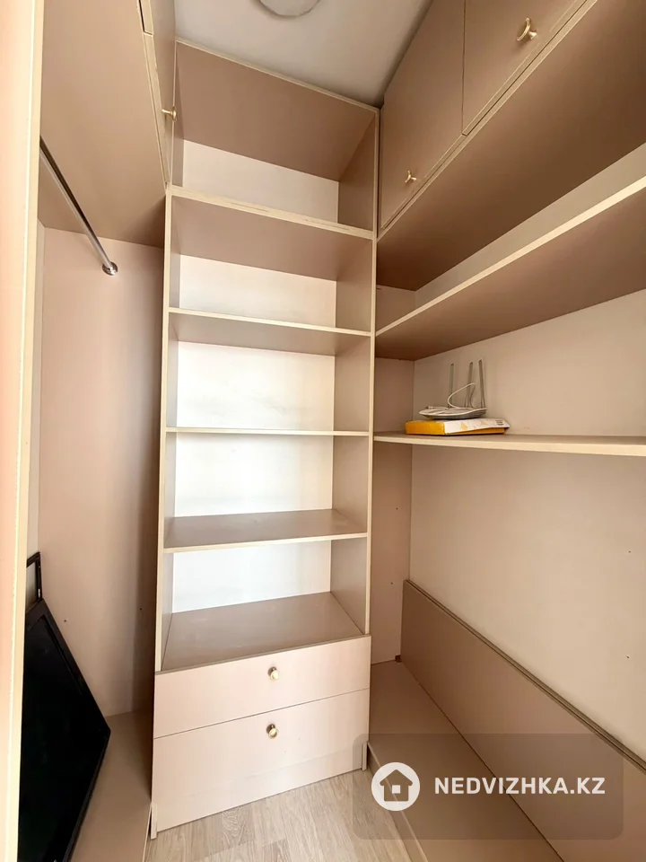 2-комнатная квартира, этаж 10 из 12, 50 м², фотография 5