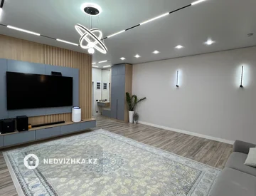 3-комнатная квартира, этаж 2 из 5, 107 м², миниатюра 1
