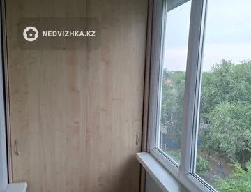 3-комнатная квартира, этаж 5 из 5, 70 м², миниатюра 4