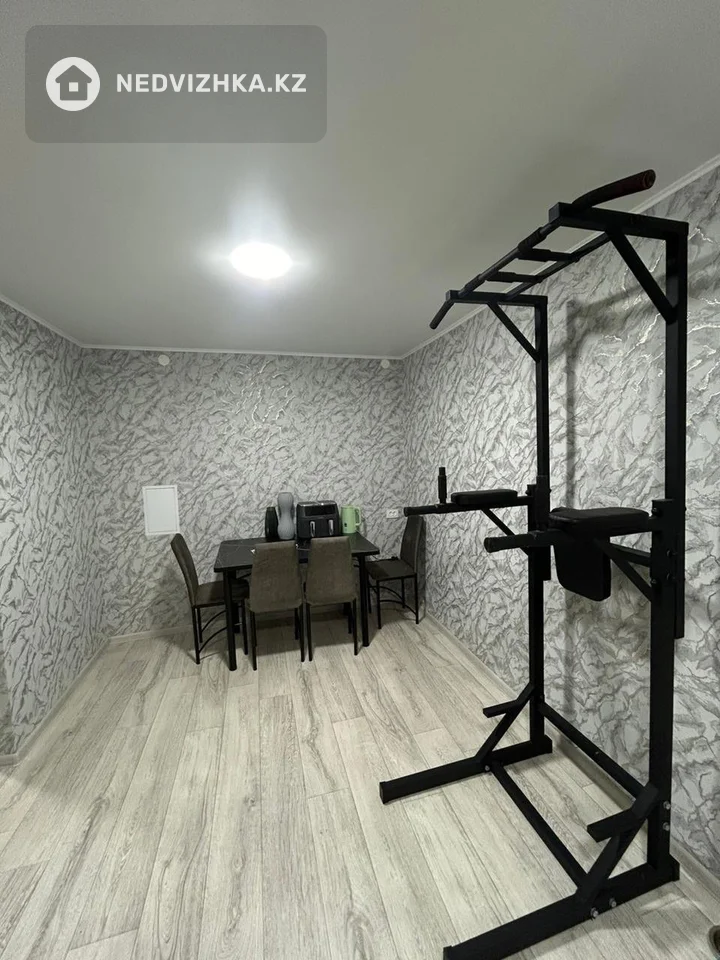 2-комнатная квартира, этаж 5 из 5, 42 м², фотография 4