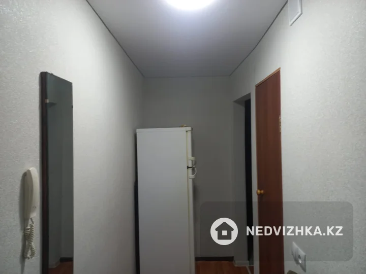 2-комнатная квартира, этаж 2 из 5, 42 м², фотография 3