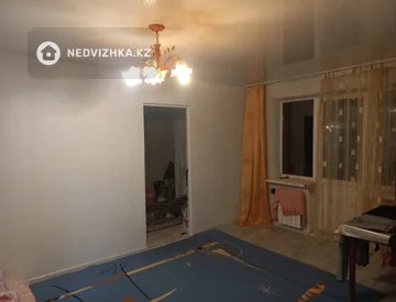 2-комнатная квартира, этаж 2 из 5, 42 м², миниатюра 2