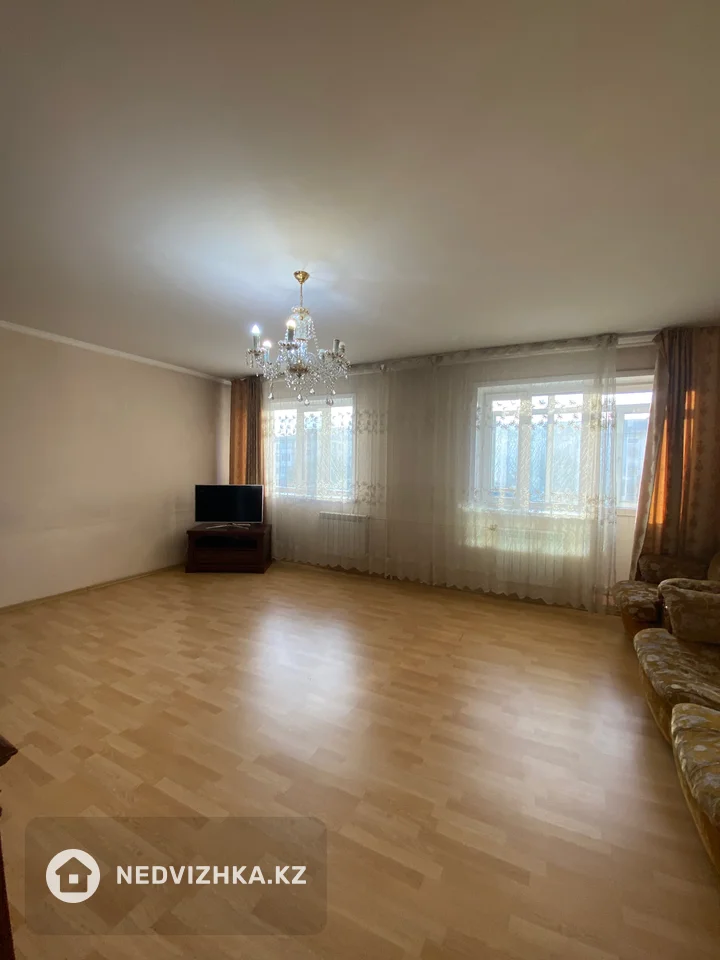 3-комнатная квартира, этаж 3 из 9, 102 м², фотография 3