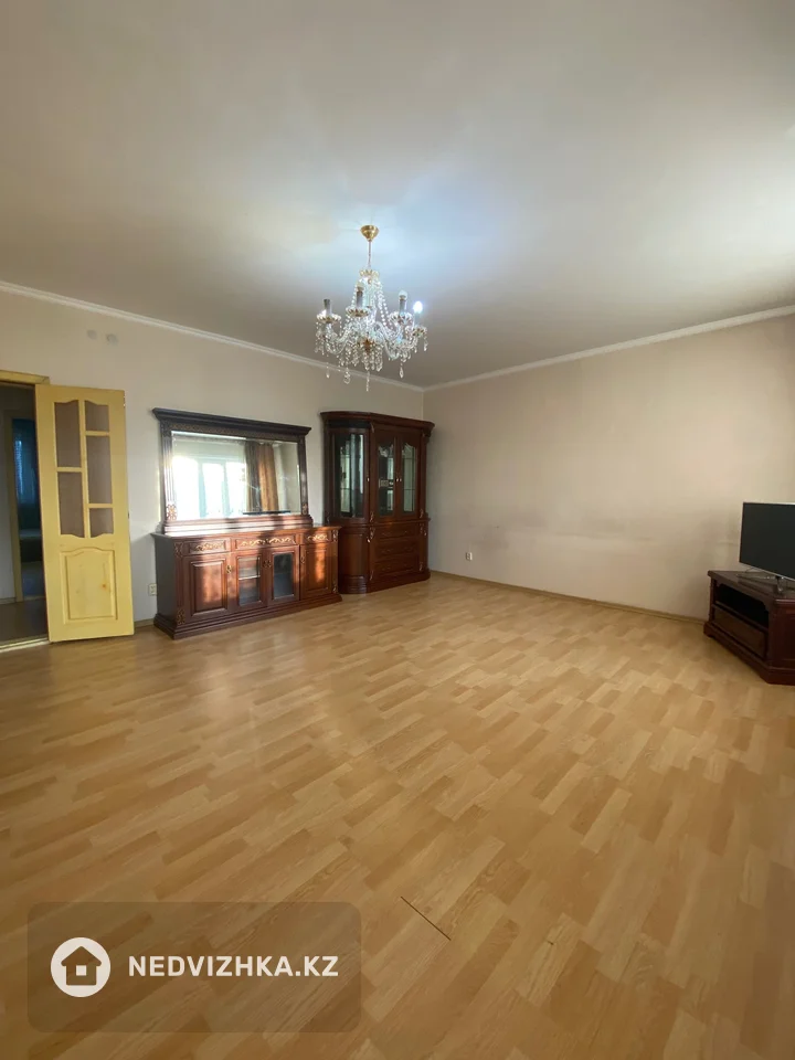 3-комнатная квартира, этаж 3 из 9, 102 м², фотография 4