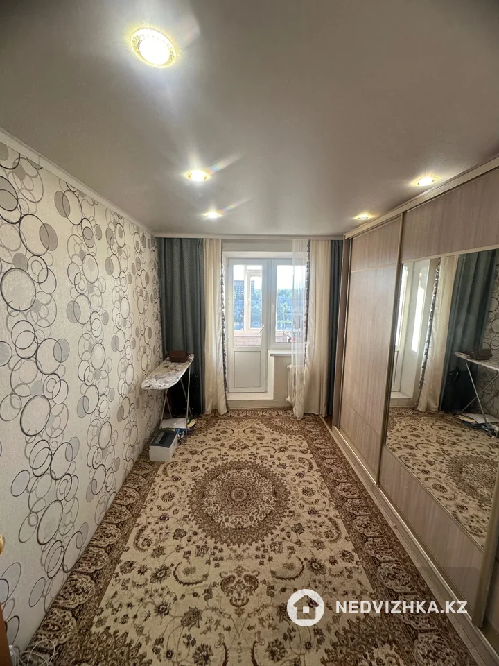3-комнатная квартира, этаж 9 из 9, 65 м²