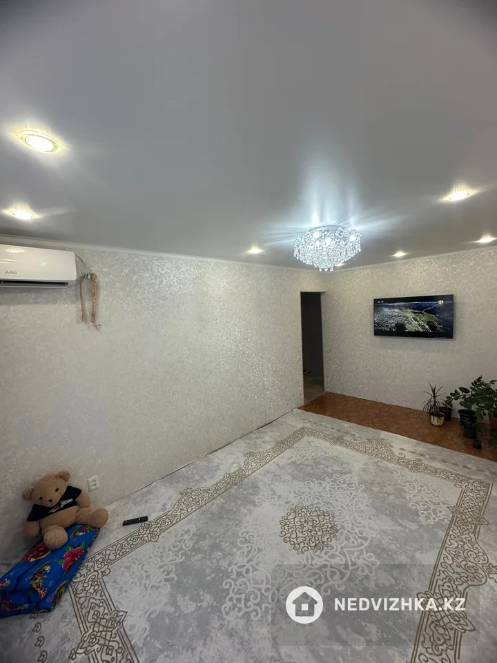 3-комнатная квартира, этаж 9 из 9, 65 м², фотография 2
