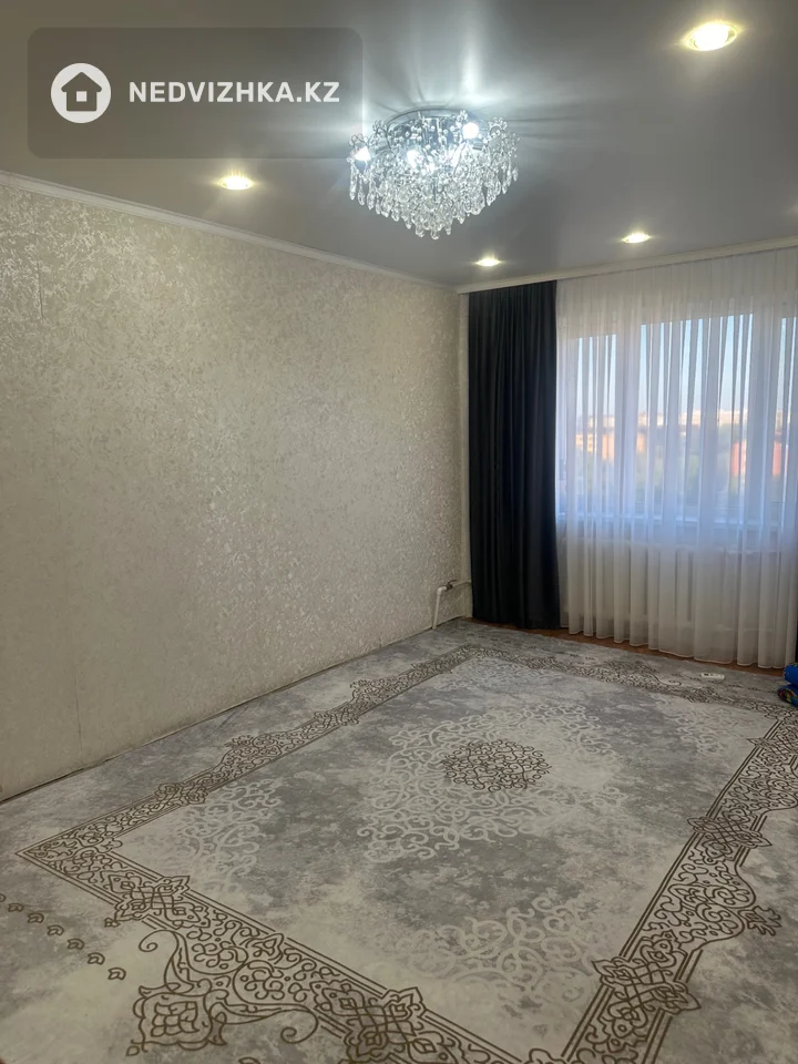 3-комнатная квартира, этаж 9 из 9, 65 м², фотография 3