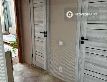 3-комнатная квартира, этаж 9 из 9, 65 м², миниатюра 11
