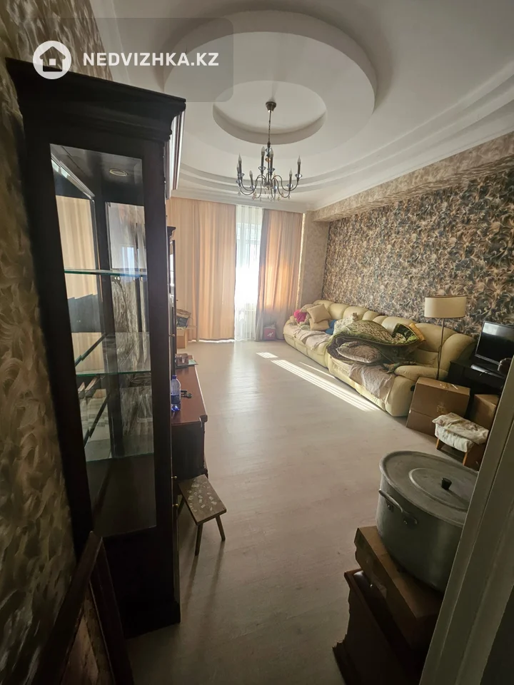3-комнатная квартира, этаж 4 из 6, 104 м²