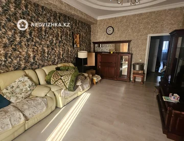 3-комнатная квартира, этаж 4 из 6, 104 м², миниатюра 2