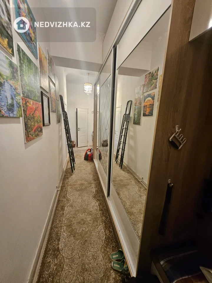 3-комнатная квартира, этаж 4 из 6, 104 м², фотография 3