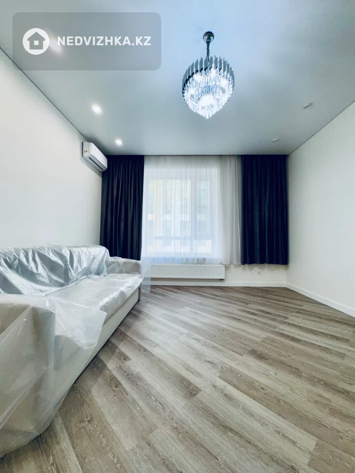 3-комнатная квартира, этаж 8 из 12, 87 м², фотография 2