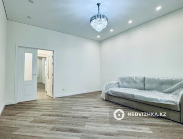 3-комнатная квартира, этаж 8 из 12, 87 м², миниатюра 3