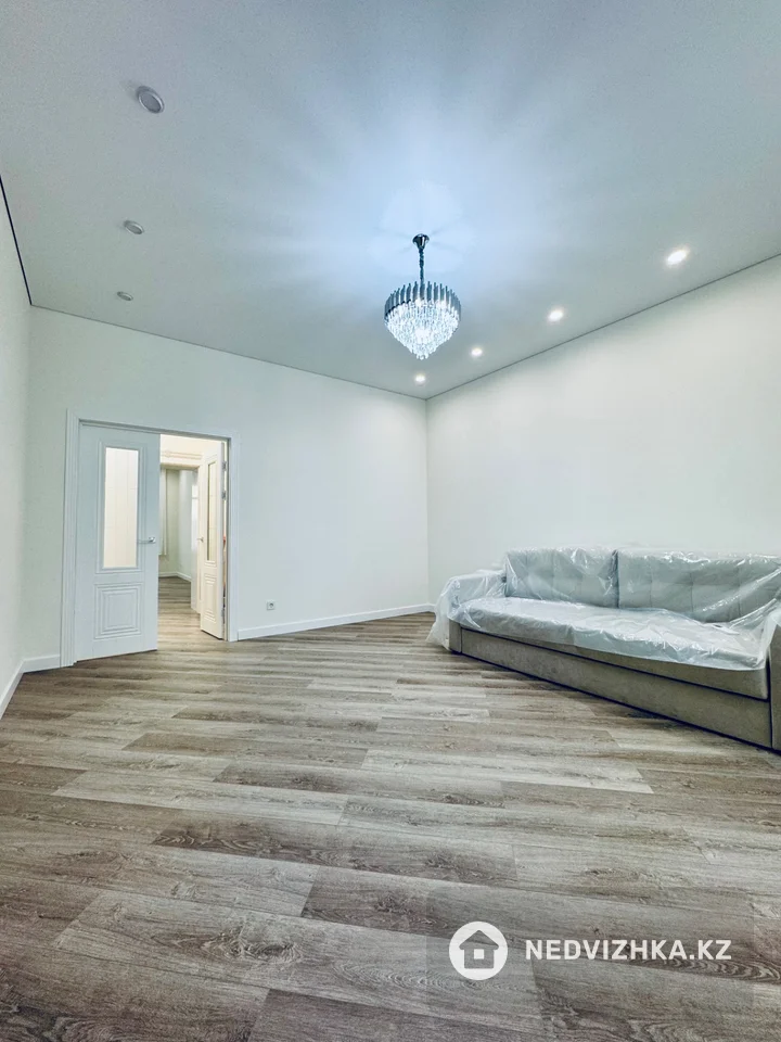 3-комнатная квартира, этаж 8 из 12, 87 м², фотография 3