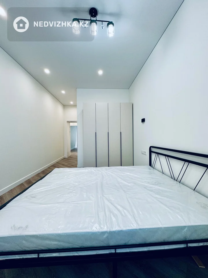 3-комнатная квартира, этаж 8 из 12, 87 м², фотография 4
