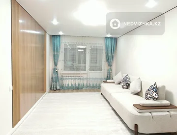 3-комнатная квартира, этаж 2 из 5, 62 м², миниатюра 2