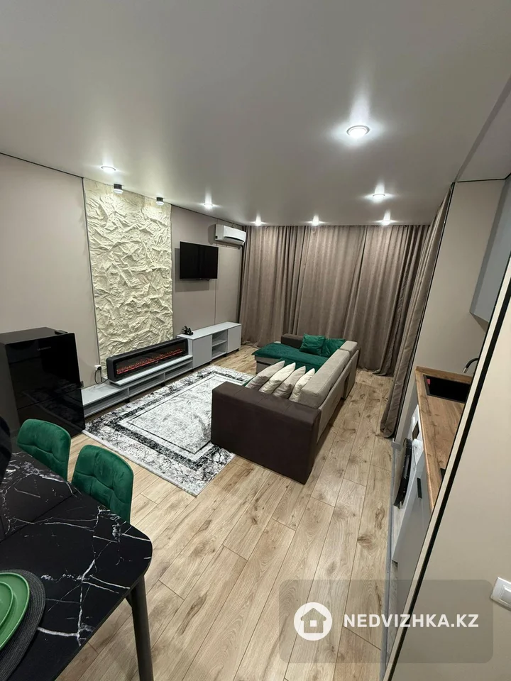 1-комнатная квартира, этаж 1 из 4, 30 м², Посуточно, фотография 2
