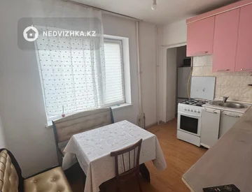 2-комнатная квартира, этаж 3 из 5, 63 м², миниатюра 4