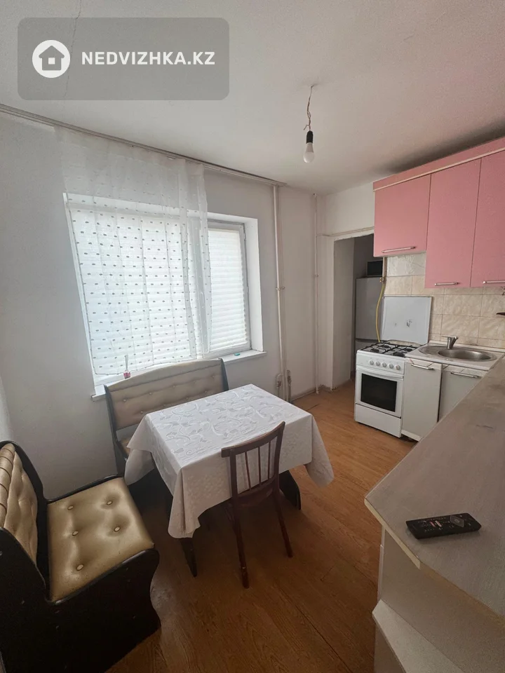 2-комнатная квартира, этаж 3 из 5, 63 м², фотография 4