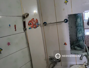 3-комнатная квартира, этаж 4 из 5, 57 м², миниатюра 2