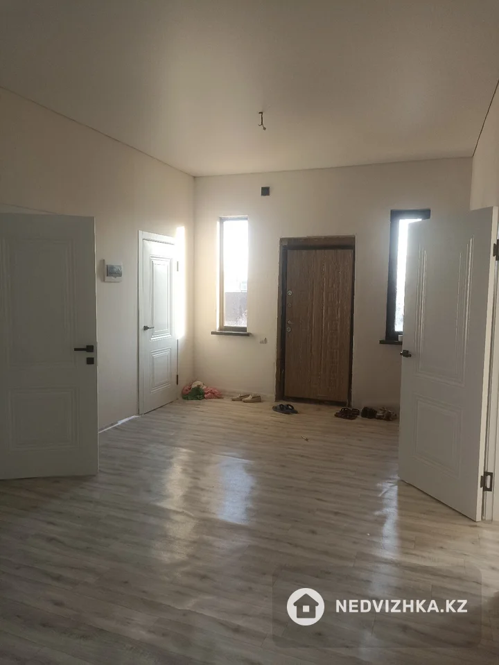 5-комнатный дом, 6 соток, 194 м², фотография 3