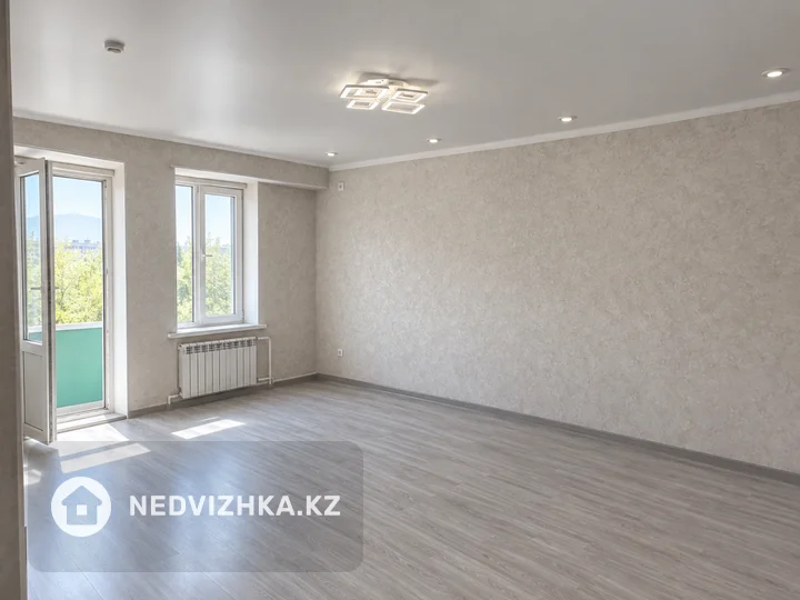 1-комнатная квартира, этаж 3 из 3, 39 м², фотография 2