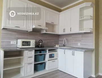 3-комнатная квартира, этаж 5 из 6, 56 м², миниатюра 2