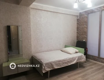 3-комнатная квартира, этаж 5 из 6, 56 м², миниатюра 4