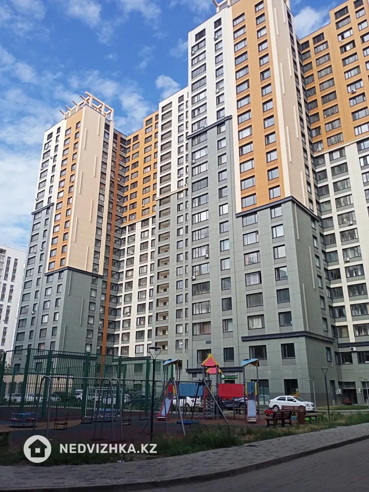 1-комнатная квартира, этаж 20 из 22, 50 м², На длительный срок, фотография 3