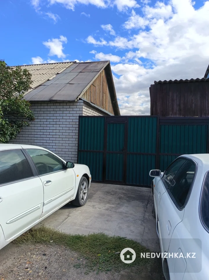 4-комнатная часть дома, 5 соток, 67 м²