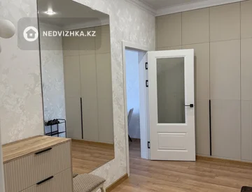 2-комнатная квартира, этаж 3 из 7, 65 м², На длительный срок, миниатюра 1