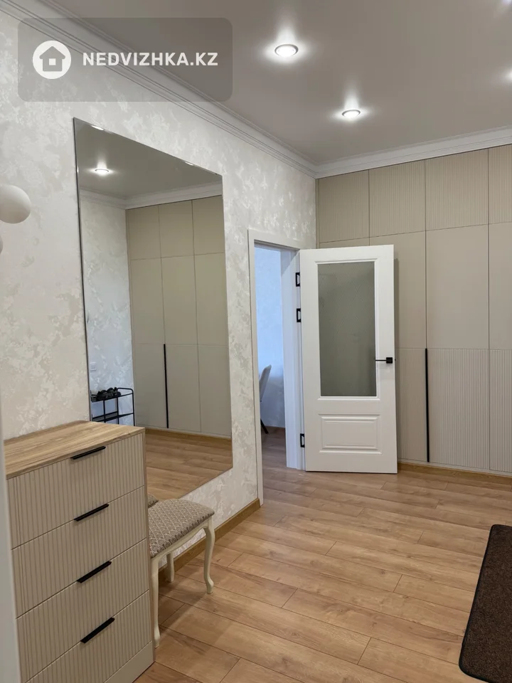 2-комнатная квартира, этаж 3 из 7, 65 м², На длительный срок