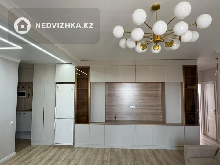 4-комнатная квартира, этаж 4 из 5, 71 м², 4-фотосурет