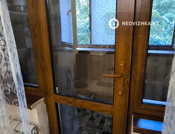 3-комнатная квартира, этаж 2 из 5, 60 м², миниатюра 2