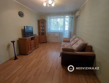 2-комнатная квартира, этаж 3 из 5, 46 м², миниатюра 1