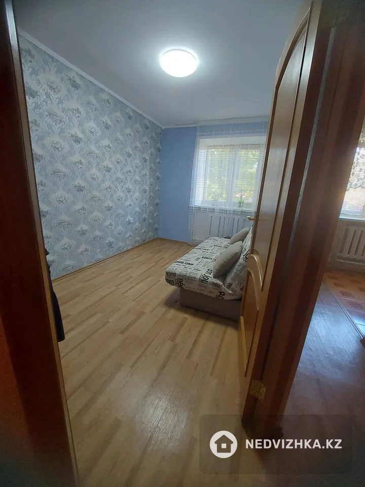 2-комнатная квартира, этаж 3 из 5, 46 м², фотография 3