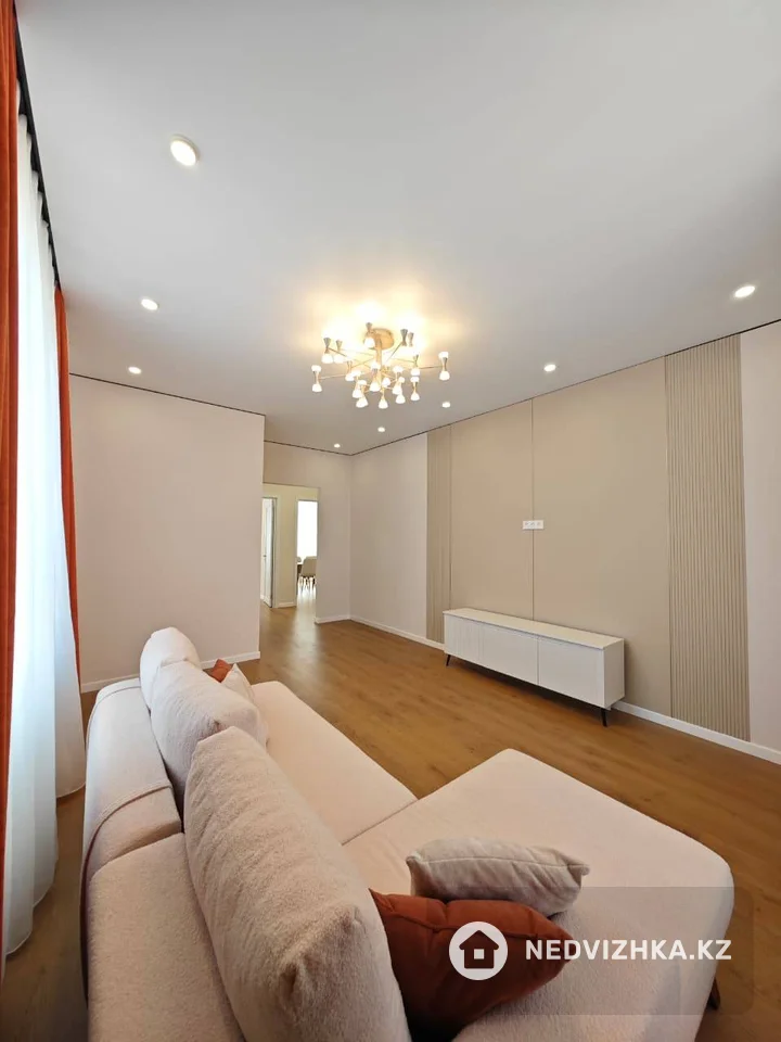 2-комнатная квартира, этаж 13 из 17, 67 м², фотография 4