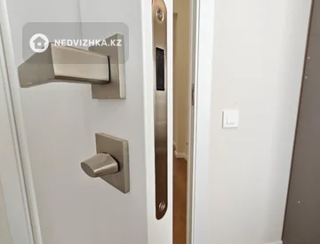 2-комнатная квартира, этаж 13 из 17, 67 м², миниатюра 9