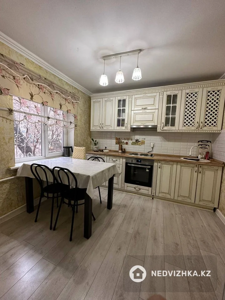 4-комнатная квартира, этаж 1 из 5, 128 м²
