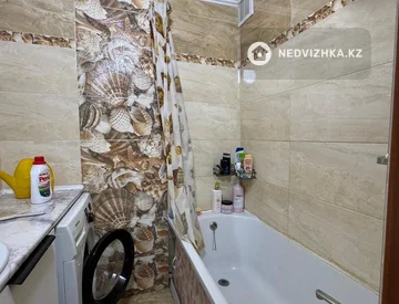 2-комнатная квартира, этаж 1 из 10, 53 м², миниатюра 5