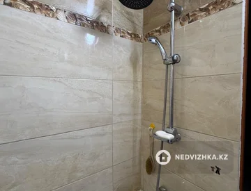 2-комнатная квартира, этаж 1 из 10, 53 м², миниатюра 7