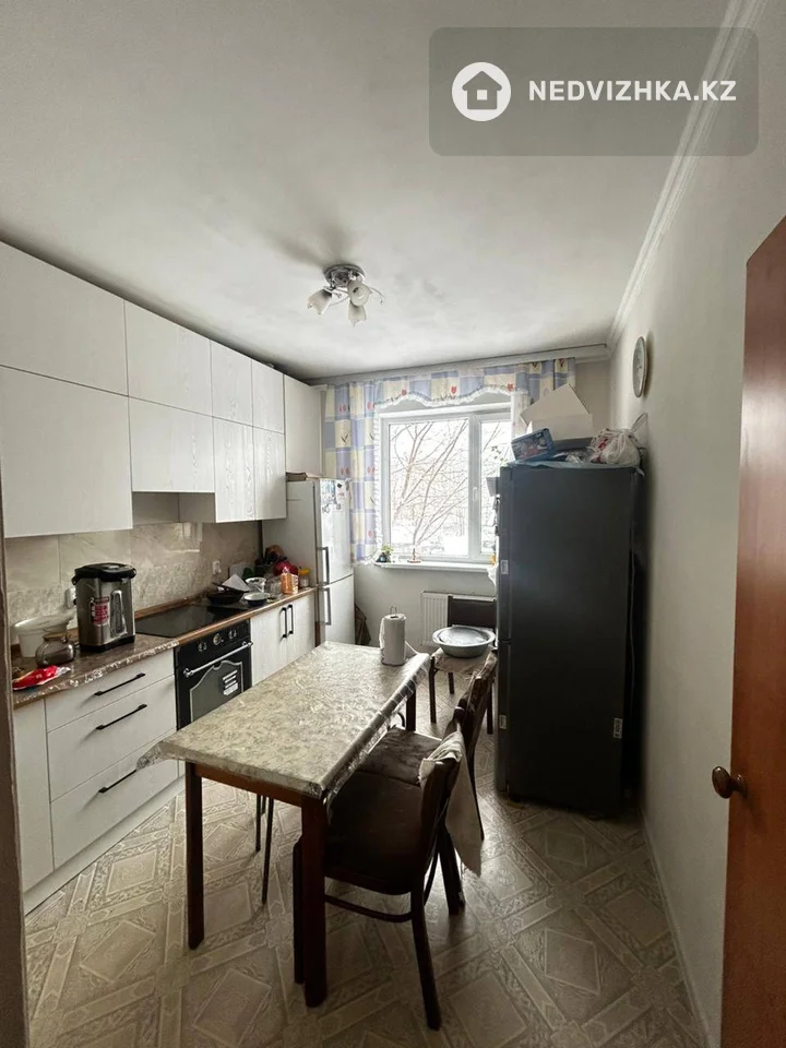 2-комнатная квартира, этаж 1 из 10, 60 м², фотография 5