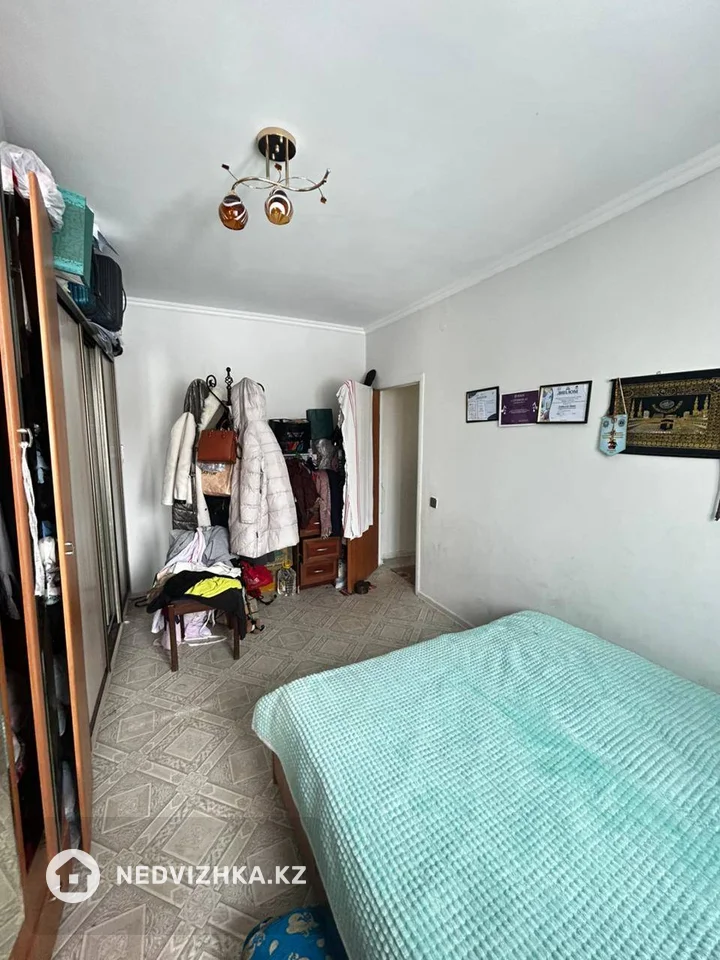 2-комнатная квартира, этаж 1 из 10, 60 м², фотография 4