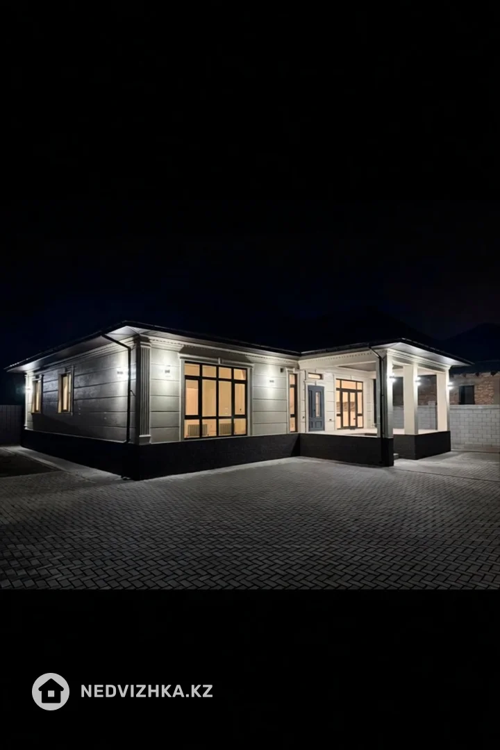 5-комнатный дом, 6 соток, 215 м²