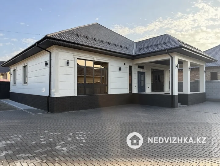5-комнатный дом, 6 соток, 215 м², фотография 2