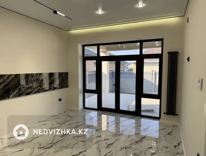 5-комнатный дом, 6 соток, 215 м², фотография 3