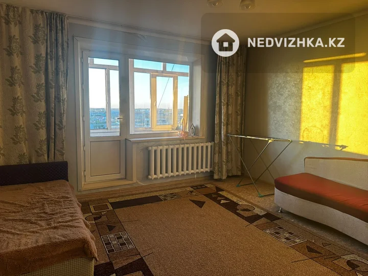 1-комнатная квартира, этаж 10 из 10, 38 м², фотография 2