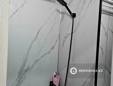 1-комнатная квартира, этаж 4 из 5, 18 м², миниатюра 3